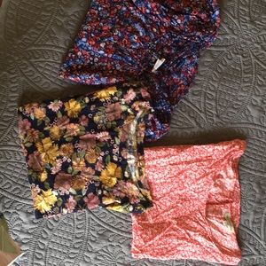 Lot of size L floral tees